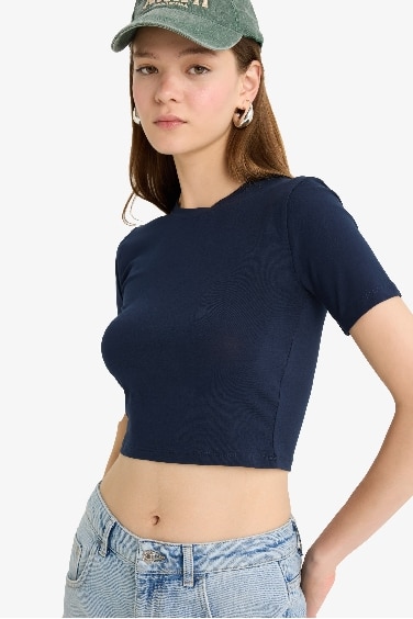 Coool Fitted Crop Basic Düz Kısa Kollu Tişört
