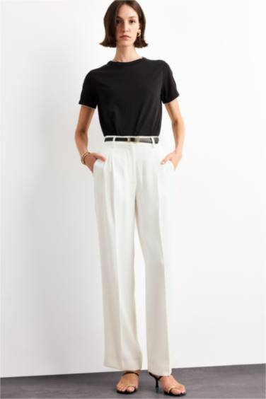 تيشيرت نص ردن وياخة مستديرة