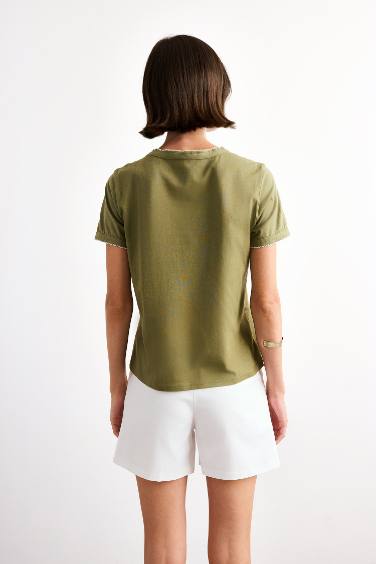 تيشيرت نص ردن وياخة مستديرة