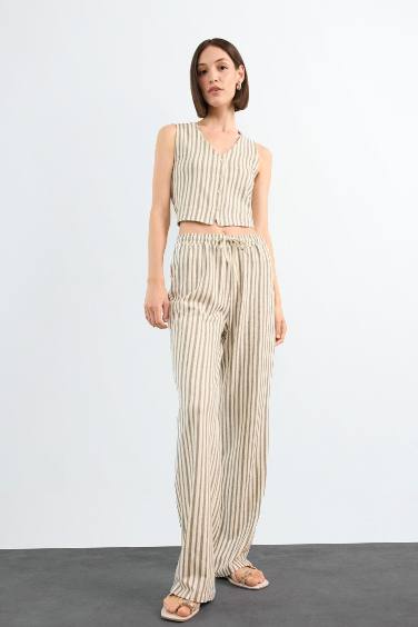 Slim Fit Three Pockets Trousers