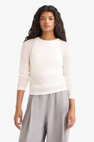 Узкий крой футболка с круглым вырезом и длинным рукавом