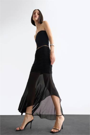 تنورة ميدي غير متماثل بكسرات