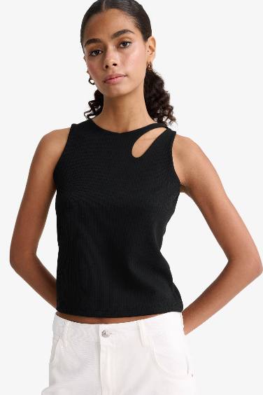 Slim Fit Camisole Crew Neck Tank Top