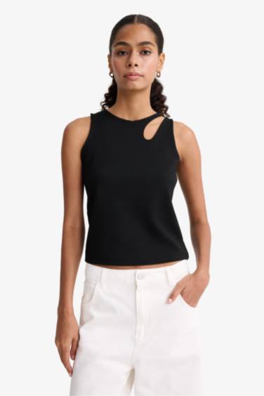 Slim Fit Camisole Crew Neck Tank Top