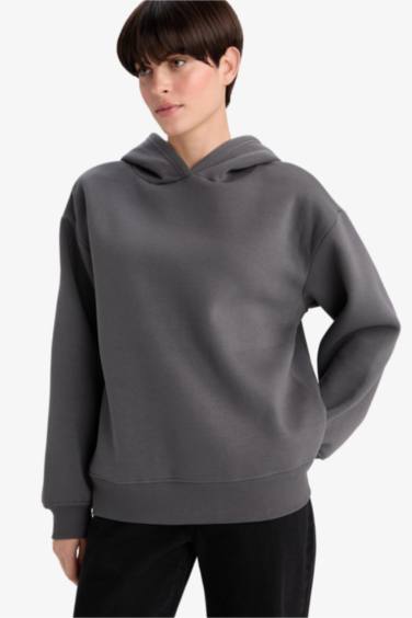 سويت شيرت قصة مريحة