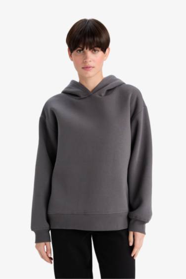 سويت شيرت قصة مريحة