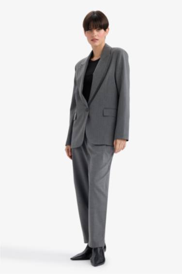 بليزر قصة عادية بأزرار