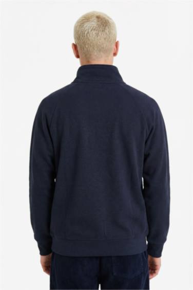 سترة أوفر سايز برقبة عالية