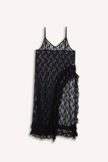 A Kesim V Yaka Dantel Askılı Maxi Elbise