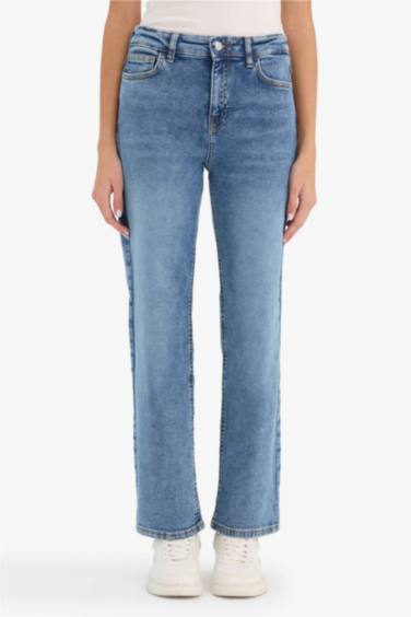 بنطلون جينز قصة مريحة خصر عادي