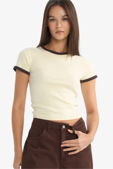 Fitted дөңгелек жағалы қысқа жеңді рибана футболка