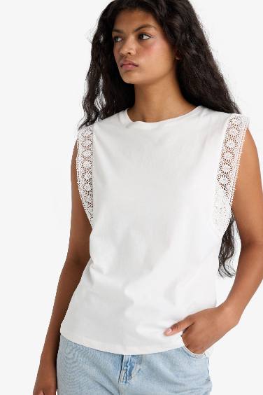 Regular Fit Bisiklet Yaka Nakış Detaylı Penye Atlet