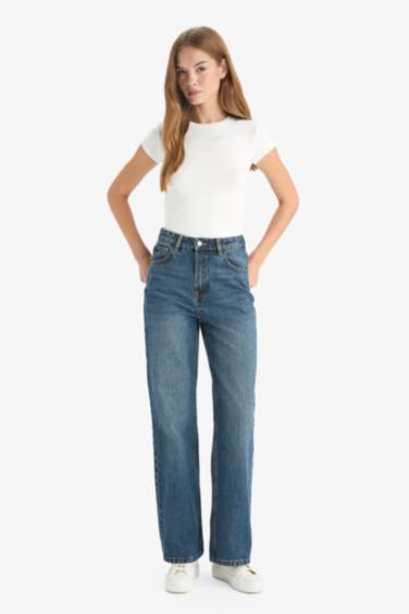 سروال جينز وايد ليج برجل عادي