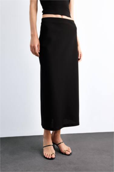 تنورة كابري من تويل مخصر