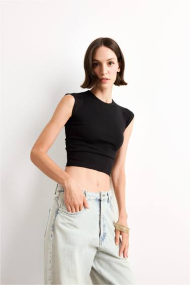 تيشيرت نص ردن مخصر بياخة مستديرة