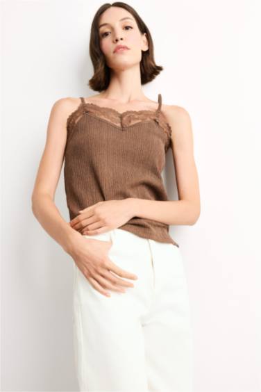 كيمونه مسنوج مفصل بالدانتيل