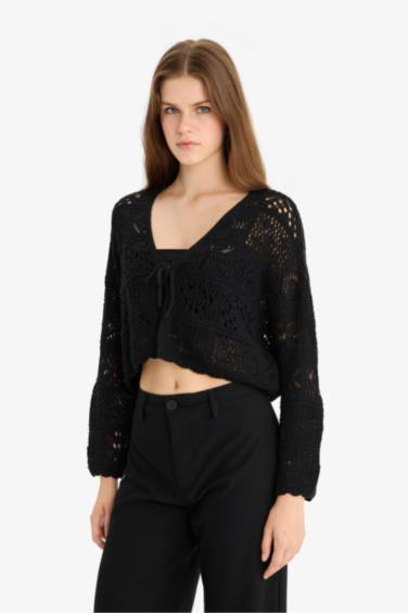 جاكيت كروشيه قصة عادية بياخة V برباط من الأمام