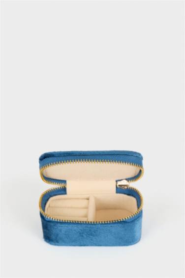 Kadın Mavi Takı Kutusu