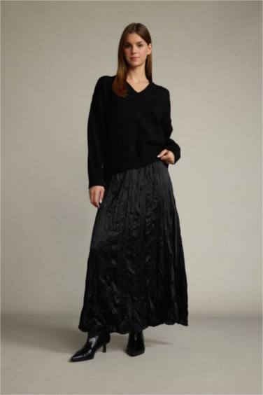 Relax Fit Satin Elastic Band Skirt