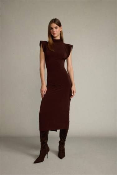 Fitted Dik Yaka Kolsuz Midi Elbise
