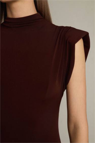 Fitted Dik Yaka Kolsuz Midi Elbise