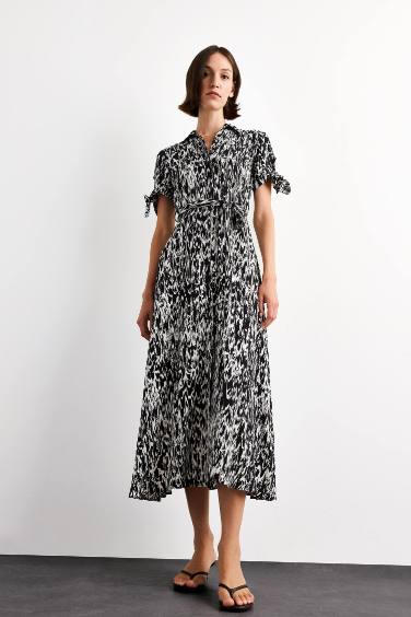 فستان ميدي نص ردن بطبعة حيوانات