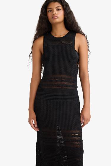 Slim Fit Dar Kesim Halter Yaka Kroşe Kolsuz Maxi Elbise