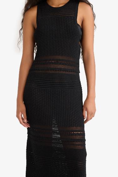 Slim Fit Dar Kesim Halter Yaka Kroşe Kolsuz Maxi Elbise