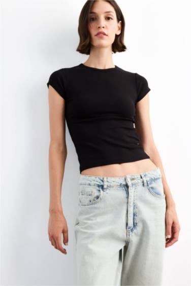 تيشيرت نص ردن بياخة مستديرة