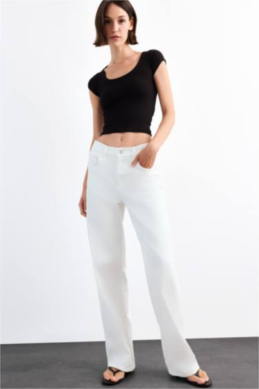 تيشيرت نص ردن وياخة مستديرة