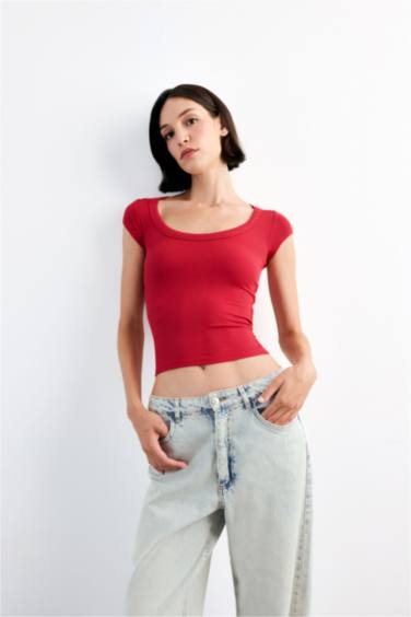 تيشيرت نص ردن وياخة مستديرة