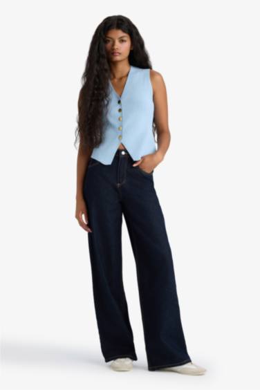 Fitted V Yaka Düğmeli Triko Yelek