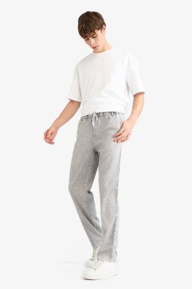 Wide Leg Washed Jeans