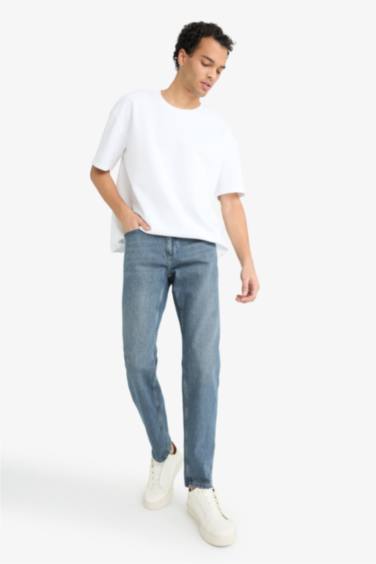 Jean slim taille normale à jambes fuselées