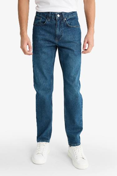 Slim Tapered Fit Skinny Leg Jeans