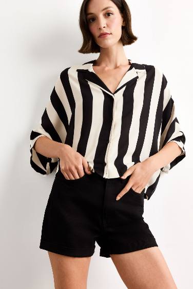 Oversize Fit V-Neck Short Sleeve Shirt