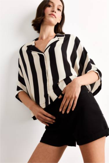 Oversize Fit V-Neck Short Sleeve Shirt