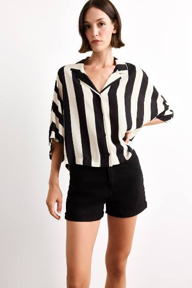 Oversize Fit V-Neck Short Sleeve Shirt