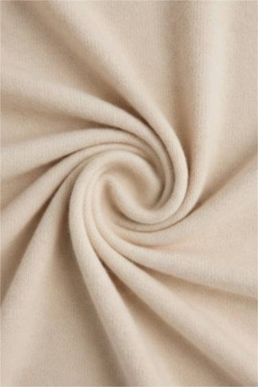 Трикотажный свитер с круглым вырезом, свободного кроя