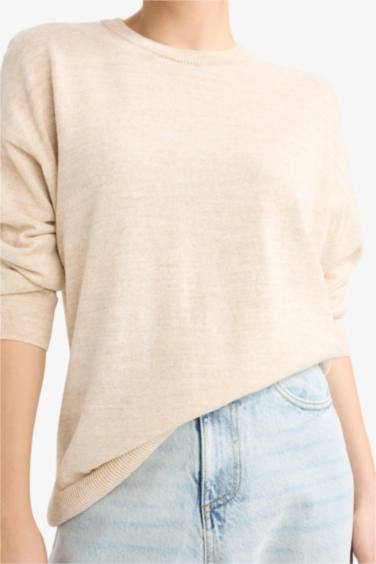 Вязаный свитер из шерсти