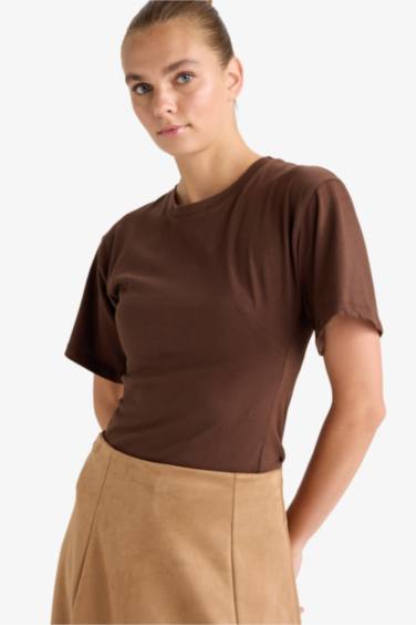 تيشيرت نص ردن سليم فيت بياخة مستديرة