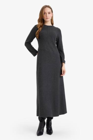 فستان محاك قصة عادية