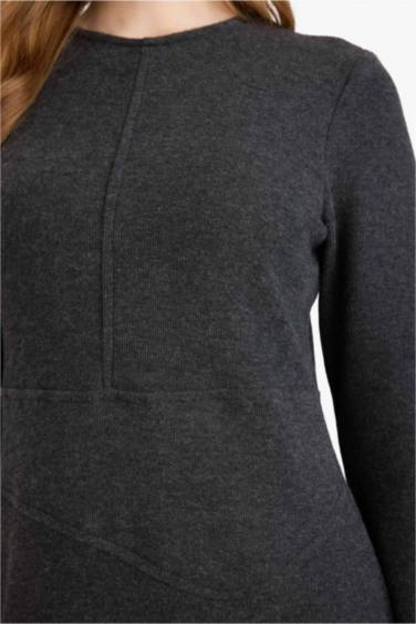 فستان محاك قصة عادية