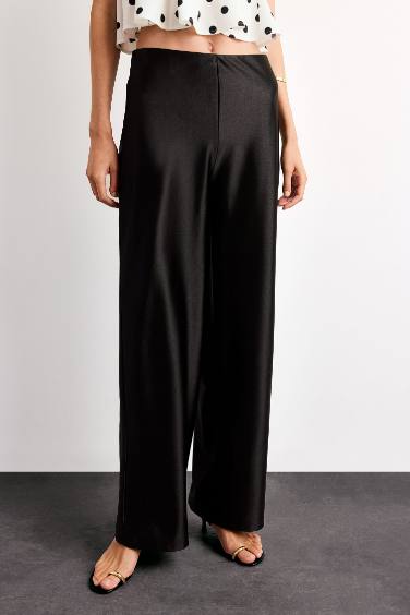 Relax Fit Normal Bel Düz Paça Saten Pantolon