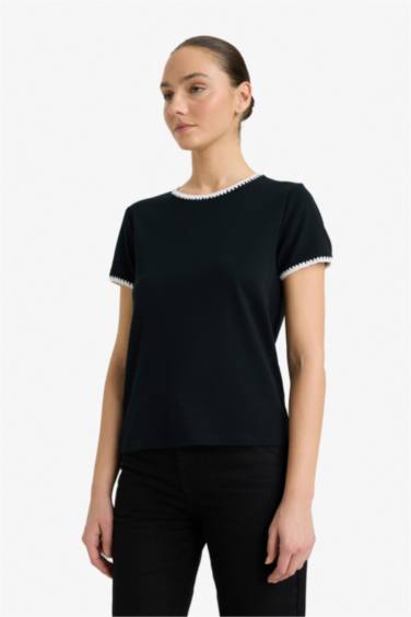 Slim Fit дөңгелек жағалы қысқа жеңді рибана футболка