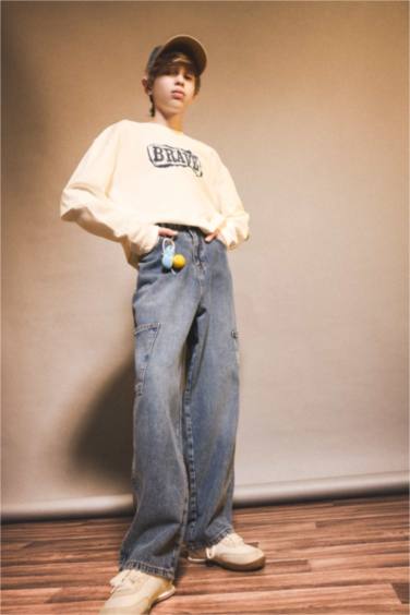 Boy Barrel Fit Straight Leg Jeans