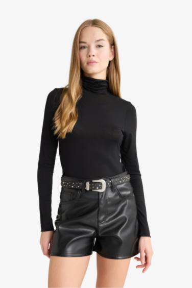 Normal Bel Kısa Paça Suni Deri Şort