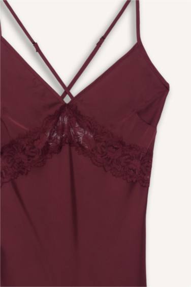 Chemise de nuit en satin à bretelles Col V de Fall in Love