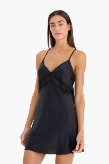 فستان ستان بحمالات قصة عادية بياخة V