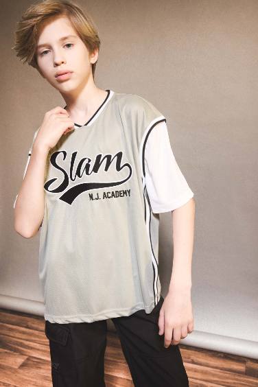 تيشيرت ولادي نص كم تول مطرز اوفر سايز بياقة V